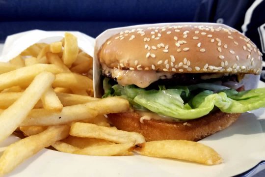 Yellow Basket Restaurant - Cheeseburger