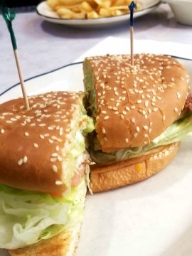 Restaurant Yellow Basket - Chicken Sandwich
