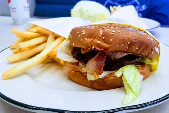 Bacon Cheeseburger & fries