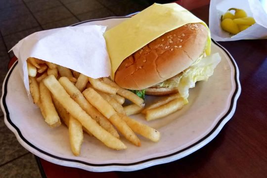 Restaurants in Temecula - Cheeseburger