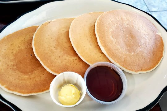 Yellow Basket Santa Ana - Hotcakes